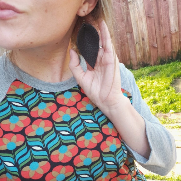 3 Inch | Black Petal Leather Earrings - Picture 3 of 4